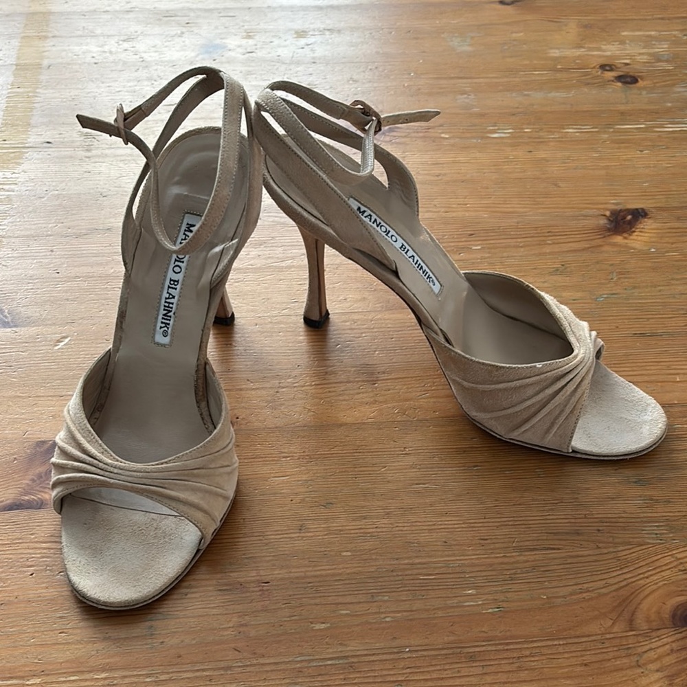 Manolo Blahnik Cream Women's Heels size 38
